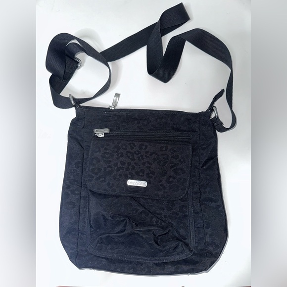 Baggallini Black Leopard Crossbody Bag - Picture 1 of 6